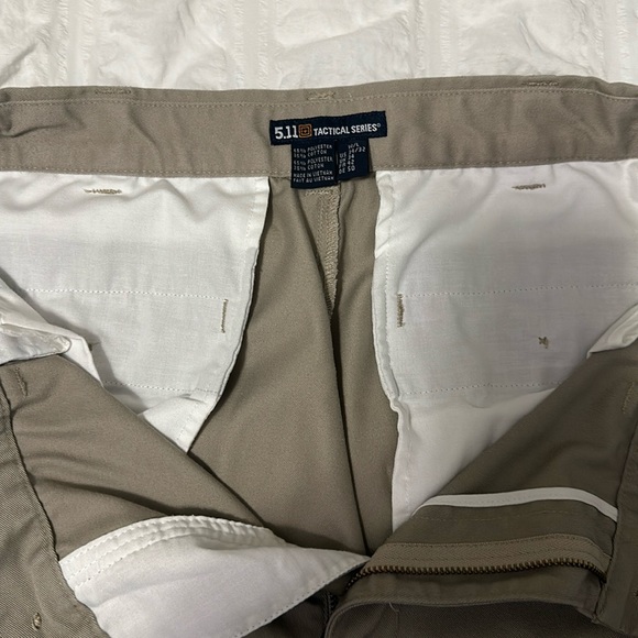 511 men’s khaki pants. - Picture 3 of 10